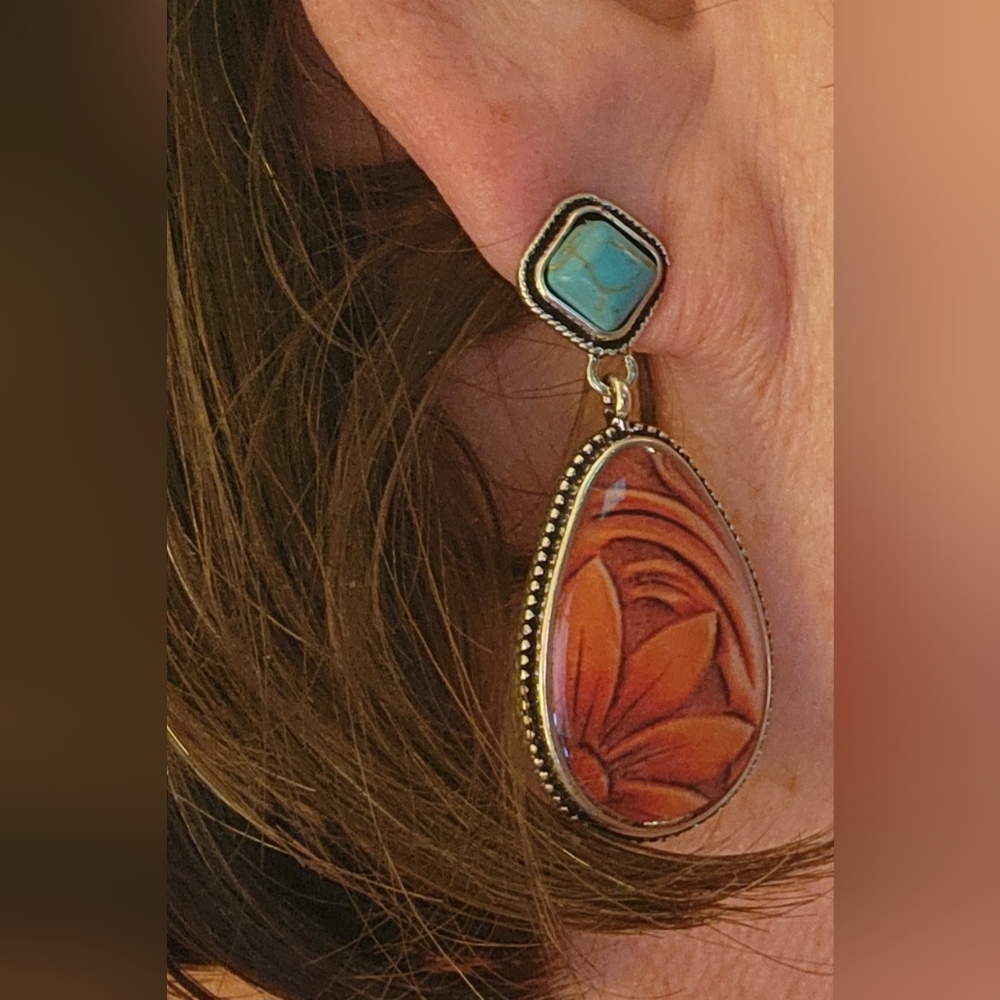 Beautiful Turquoise and Coral Resin Earrings - Picture 4 of 4